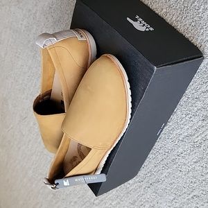 Sorel Ella Slip On size 9.5 Camel Brown new in box